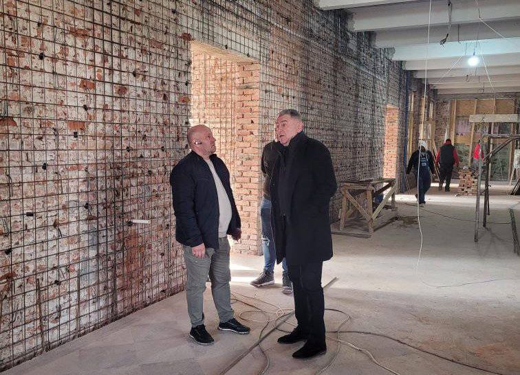 Primarul Cristian Gentea, veşti excelente privind lucrările efectuate la Colegiul Naţional „Zinca Golescu”