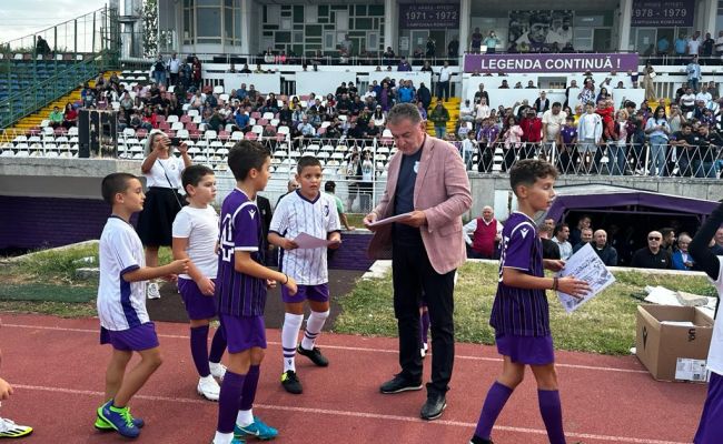 MOMENTE EMOȚIONANTE astăzi pe Stadionul Nicolae Dobrin! A început demolarea...
