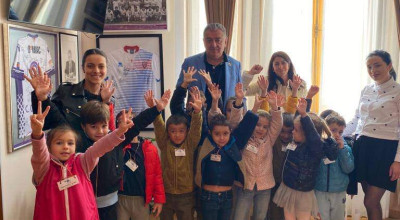 Primarul Cristian Gentea, întâlnire cu prichindeii de la o grădiniță din Pitești