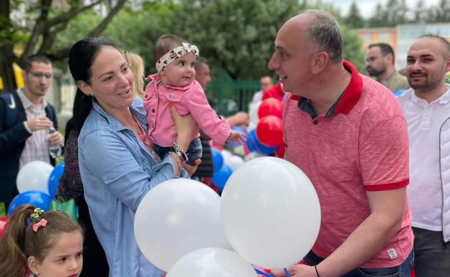 PSD Câmpulung - Cărți, bomboane și baloane pentru copii de toate vârstele!