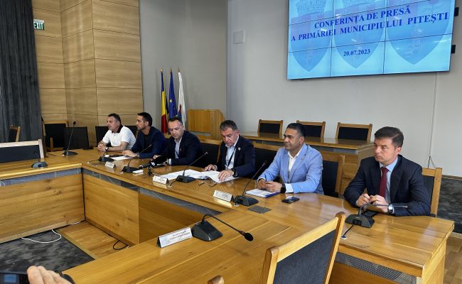 Cristian Gentea: “Nu sunt foarte mulțumit de cei care fac stațiile de autobuz”