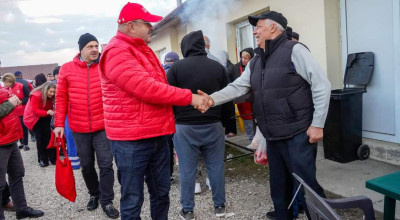 Ion Mînzînă, președintele Consiliului Județean și al PSD Argeș, a fost astăzi din nou împreună cu echipa PSD în târgul de la Ștefan cel Mare