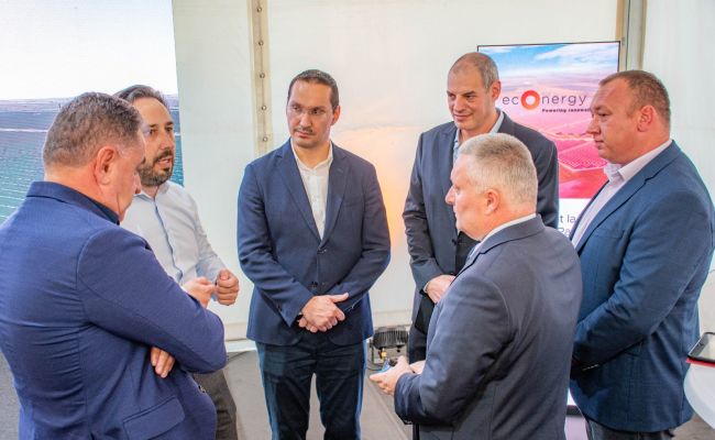 În Argeş a fost inaugurat cel mai mare parc fotovoltaic din Europa de Sud-Est