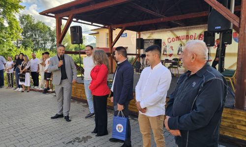 Comuna Boțești a îmbrăcat azi straie de sărbătoare!