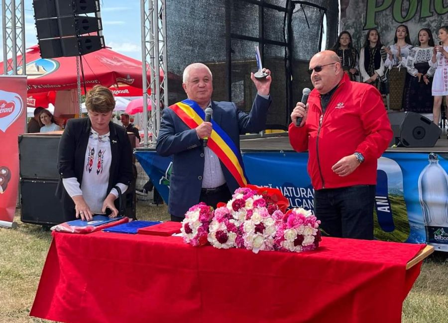 Ion Mînzînă, la Sărbătoarea Narciselor: “Trebuie să apreciem lucrurile bune făcute cu seriozitate, așa cum sunt la Negrași și proiectele derulate de primarul Constantin Alexandru!”