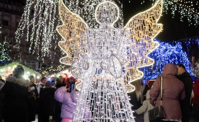 Prefectul Ioana Făcăleață a luat parte la aprinderea iluminatului festiv la Mioveni!