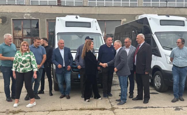 Ultimele microbuze electrice școlare, distribuite astăzi în județul Argeș