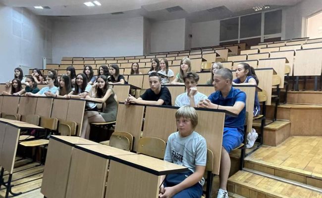 Primarul Cristian Gentea, întâlnire cu elevii din Serbia care și-au petrecut vacanța în România