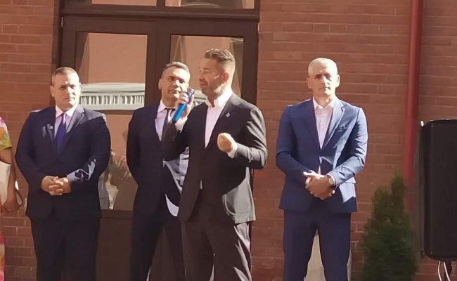Senatorul Ovidiu Puiu: "Dragi elevi, să nu uitați să vă iubiți țara, limba, rădăcinile"