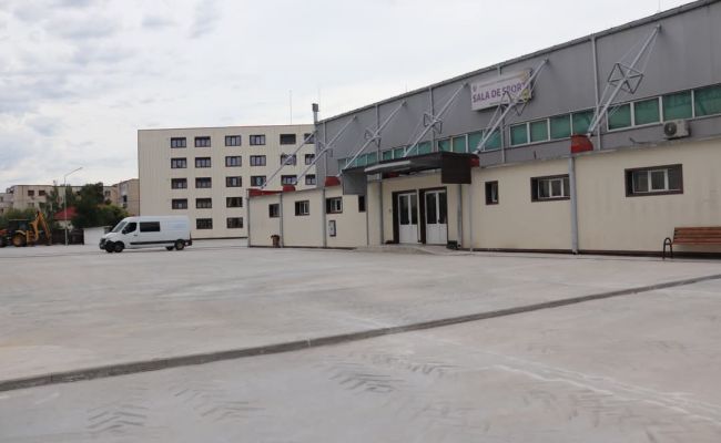 Vești excelente privind lucrările derulate la curtea exterioară a Școlii Gimnaziale "Liviu Rebreanu"