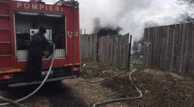 ACUM! O casă a luat FOC în Argeș