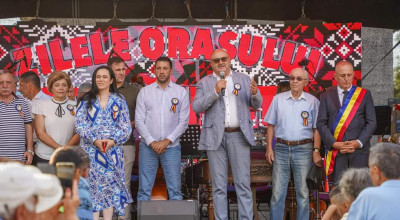 Ministrul Simona Bucura-Oprescu și președintele CJ Ion Mînzînă, la Ștefănești: “Să nu uităm nicio secundă să ne învățăm copiii să iubească România!”