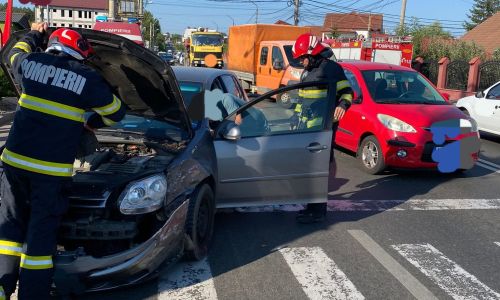ACUM! Accident GRAV în Argeș! Două persoane sunt rănite
