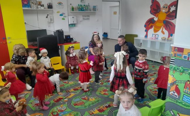 Primarul comunei Bradu, mesagerul lui Moș Crăciun pentru copiii din localitate