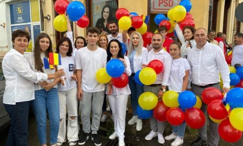 Simona Bucura Oprescu: "Să purtăm cu mândrie Tricolorul românesc"