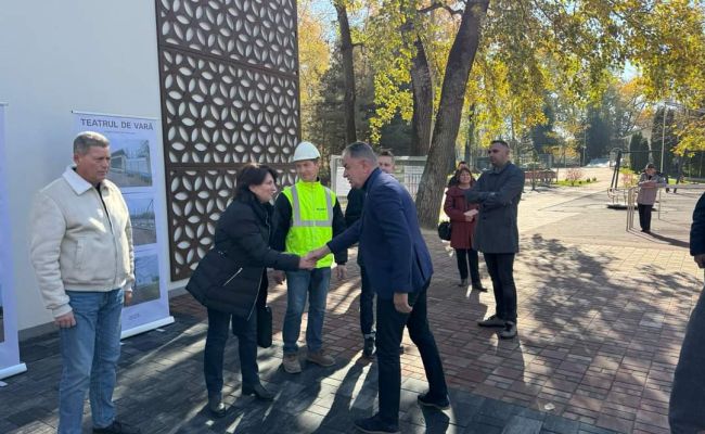 Astăzi a avut loc recepția noului Teatru de Vară din municipiul Pitești