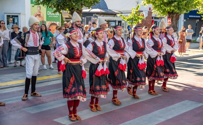 Curtea de Argeș - primul oraș gazdă al Festivalului Internațional de Folclor “Carpați”