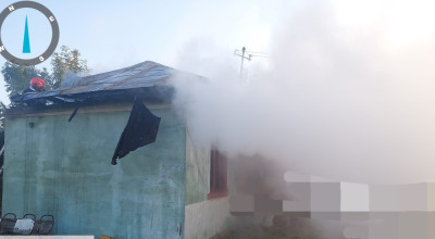 Incendiu puternic în Argeș! O casă a fost MISTUITĂ de flăcări