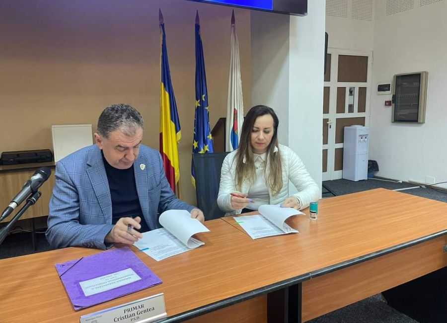 O creșă din Pitești va fi reabilitată! Primarul Gentea a SEMNAT contractul