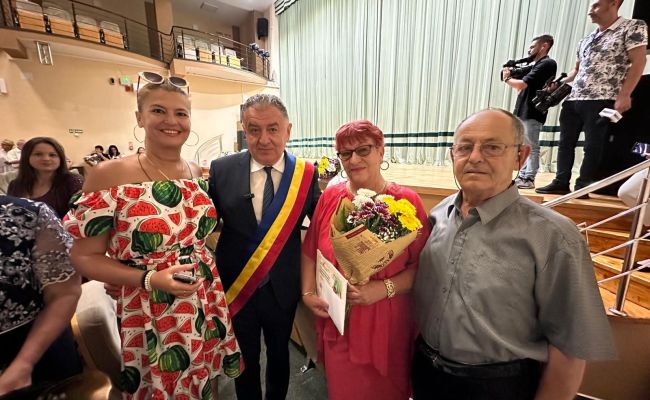68 de povești de iubire au fost celebrate la Filarmonica Pitești