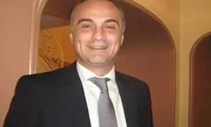 Șefii de instituții obligați 'să-i toarne' pe ministri când vin...