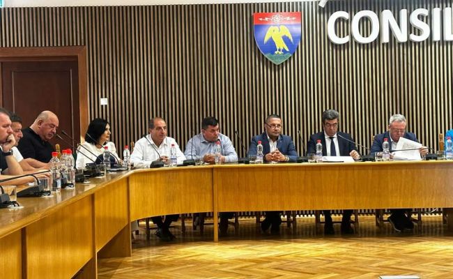 Ion Mînzînă a semnat contractul pentru modernizarea DJ 659, unul dintre cele mai lungi drumuri județene din Argeș!