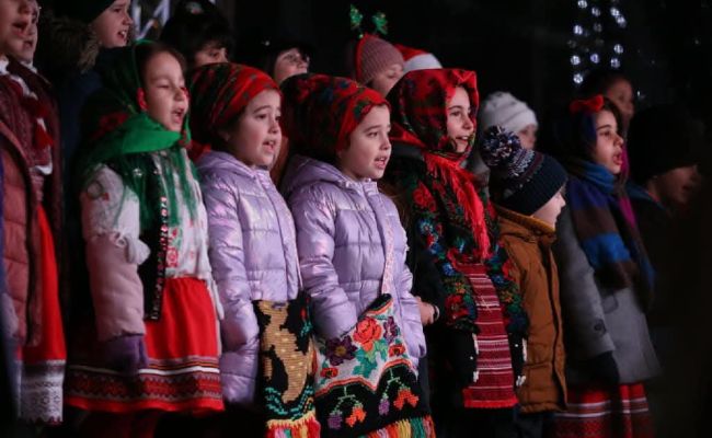 Weekend spectaculos, în Piața Primăriei, la Târgul de Crăciun Pitești!