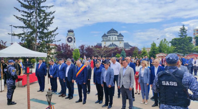 La Mioveni a fost celebrată Ziua Eroilor