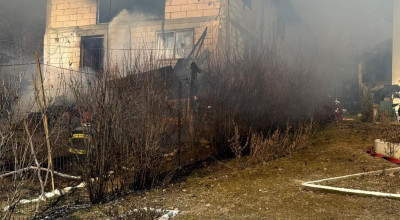 ACUM! Incendiu la o casă din Argeș!