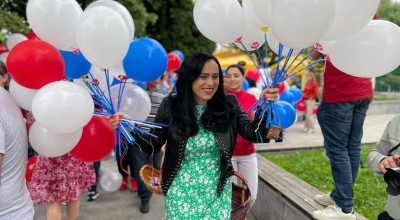 Simona Bucura Oprescu: "Zâmbete, culoare și voie bună la Câmpulung de 1 Iunie"