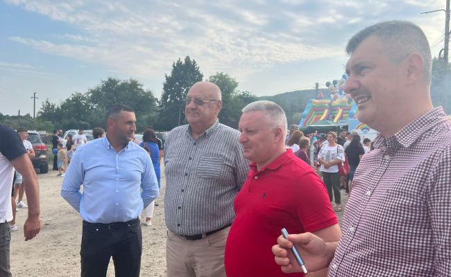 Social-democrații argeșeni, în mijlocul gospodarilor din Beleți-Negrești!