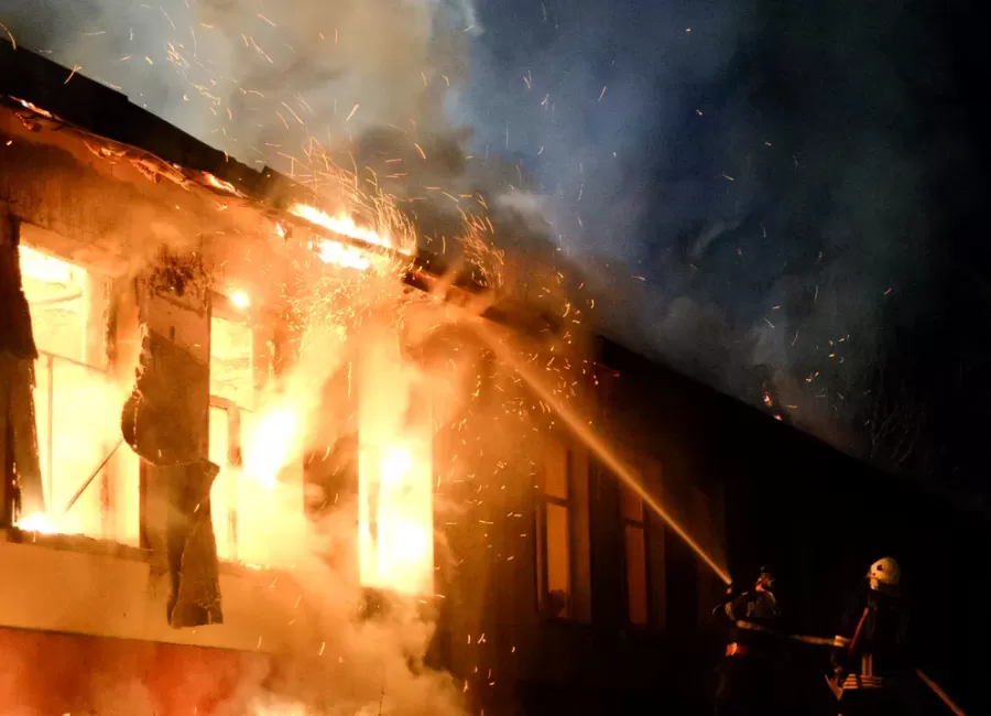 ACUM! ARDE o VILĂ în Argeș!