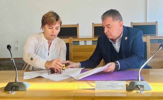 O nouă unitate de învăţământ din Piteşti va fi MODERNIZATĂ! Primarul Gentea a SEMNAT contractul