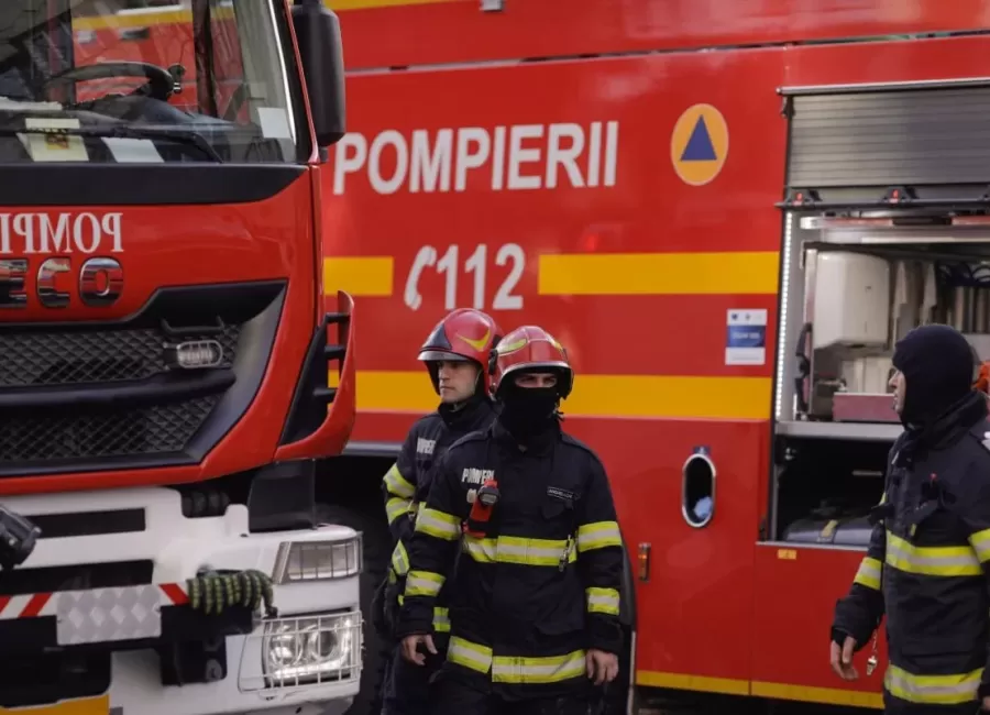 Un bărbat a MURIT într-un incendiu izbucnit într-un apartament din Pitești