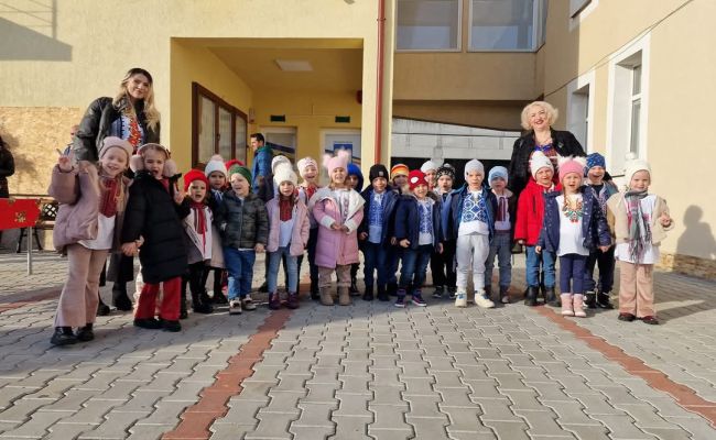 Micuții din comuna Bradu au celebrat Ziua Națională
