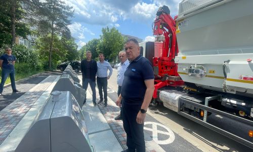 Primele containere îngropate cu cartelă din România, la Piteşti! Cristian Gentea, pe teren