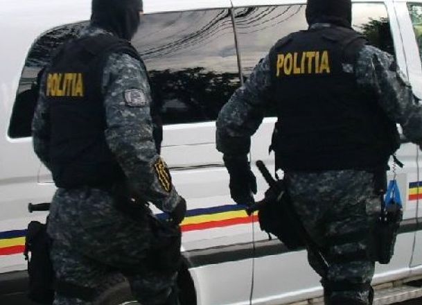 PERCHEZIŢII la sediile unor firme din Argeş