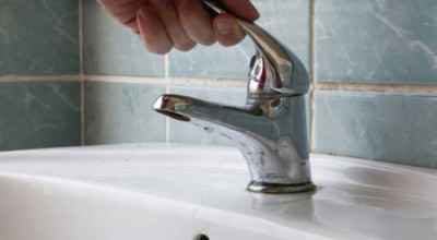 Se oprește furnizarea apei în două comune argeșene