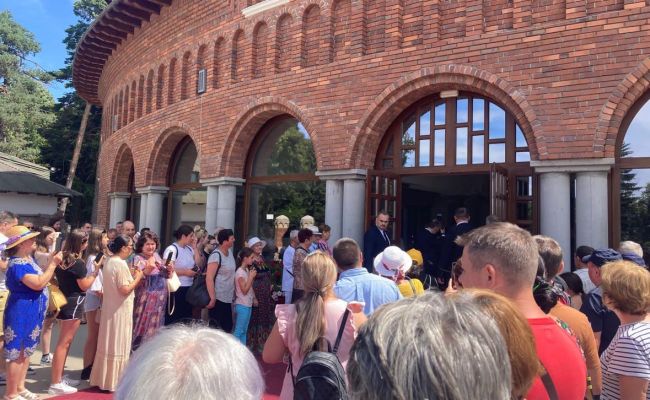 Slujbă de pomenire la Curtea de Argeș în memoria Reginei Ana