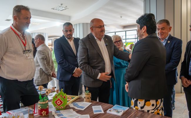 Ion Mînzînă și Cristian Gentea, la Târgul Serviciilor Sociale din Argeș