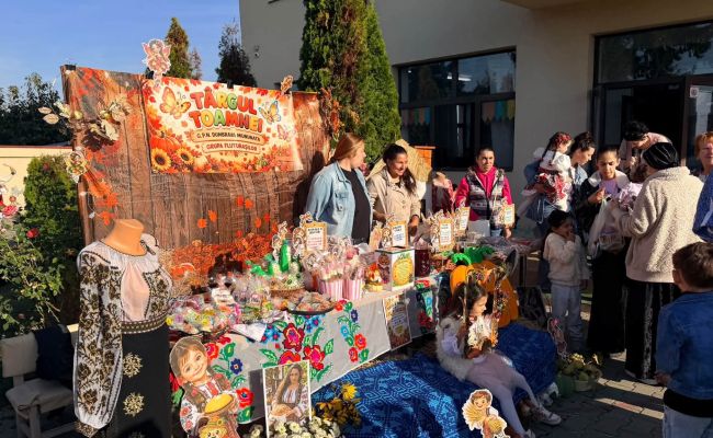 Primarul Dan Stroe a fost prezent la Târgurile de Toamnă organizate de elevii din Bradu!
