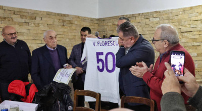 Cristian Gentea și Ion Mînzînă, la celebrarea a 50 de ani de juniorat pentru grupa 1973 a clubului FC Argeș