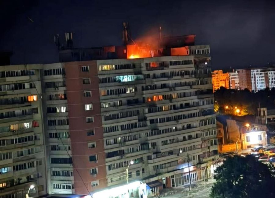 O dronă rusească a lovit un BLOC din Galați!
