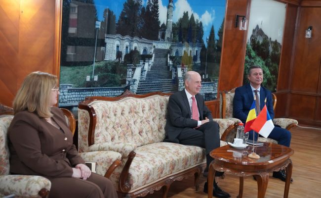 Conducerea Consiliului Județean Argeș și prefectul Ioana Făcăleață, întâlnire cu Ambasadorul Cehiei în România!