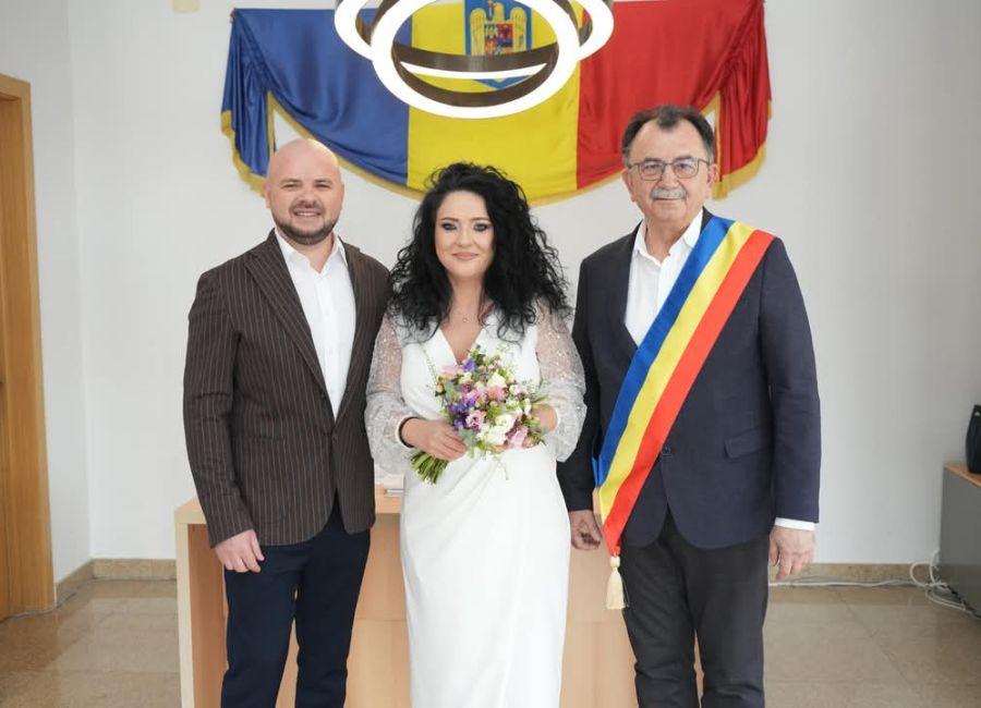 Moment special pentru primarul Aurel Costache! A oficiat prima cununie civilă!
