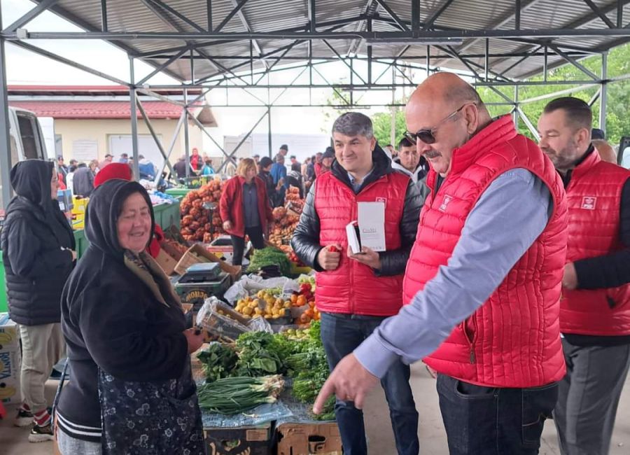 Ion Mînzînă și echipa PSD, alături de oamenii din târgul de la Ștefan cel Mare!
