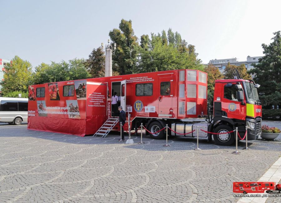 Caravana SMURD 'Fii pregătit' și Centrul Mobil pentru Răspuns la Situații de Urgență vin la Mioveni
