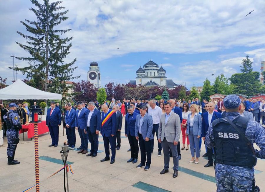 La Mioveni a fost celebrată Ziua Eroilor