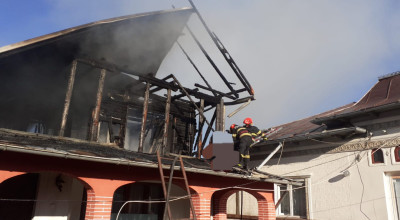 ACUM! INCENDIU puternic în Argeș! ARDE o casă
