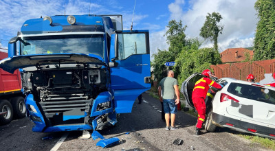 Accident GRAV în Argeș! Un TIR a făcut ZOB două mașini